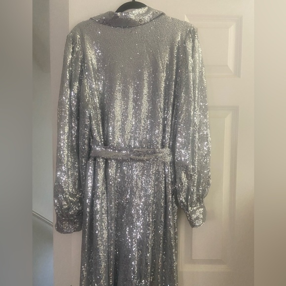 Eloquii Silver Wide-Leg Jumpsuit 20 - Picture 5 of 6